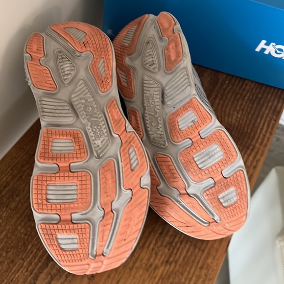 Hoka Bondi 7, women’s size 10 - Picture 6 of 7